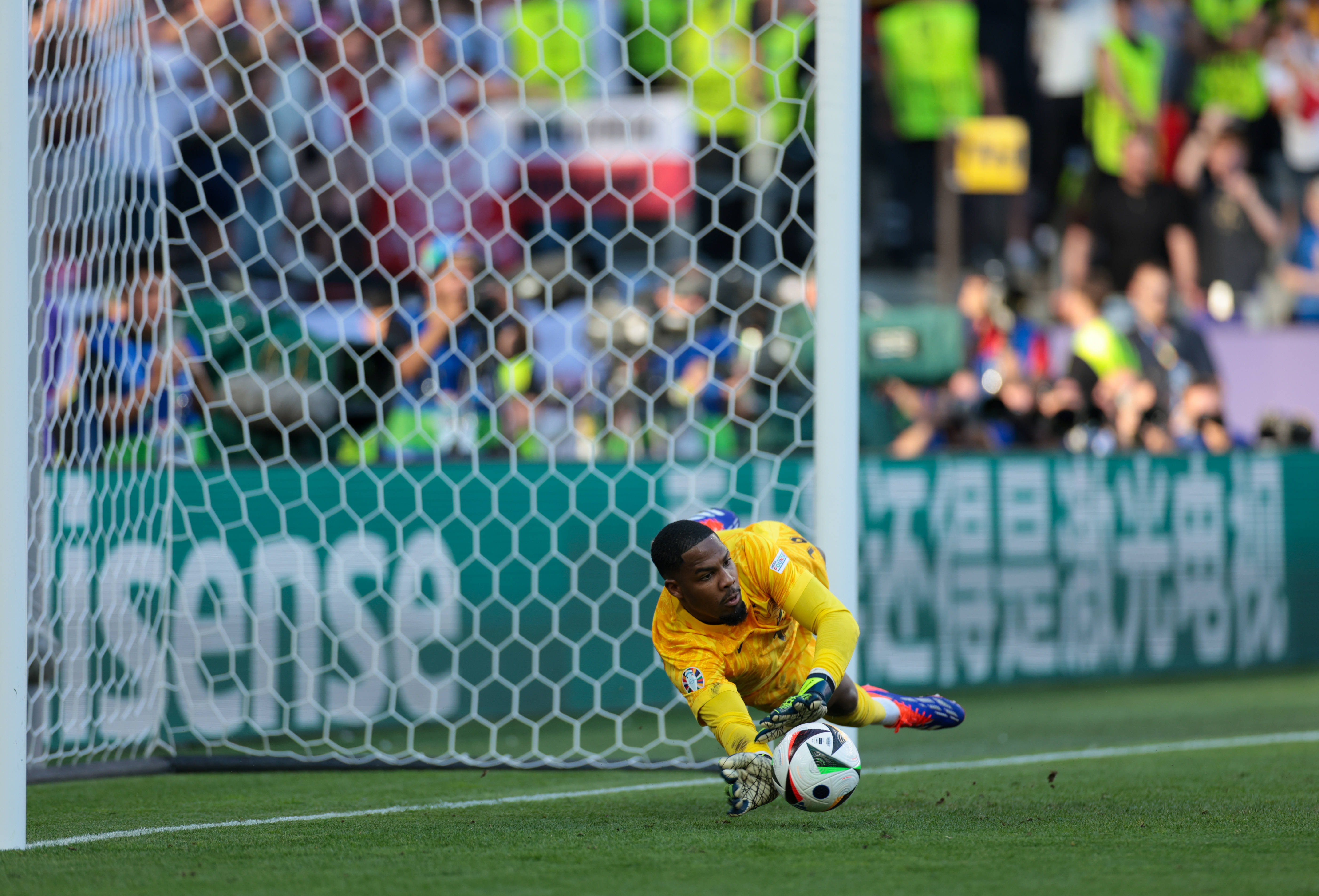 爱游戏平台体验-包含塞尔维亚队带队取胜！，姆巴佩重要时刻晋级下一阶段气势如虹延续的词条