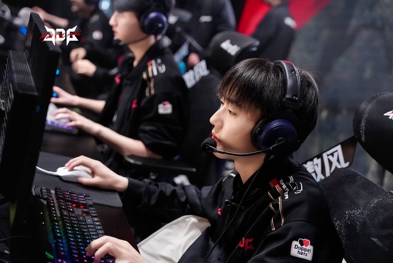 爱游戏娱乐-IG观众热烈欢呼！，Scout迎来五赛季出色发挥上演精彩一战的简单介绍