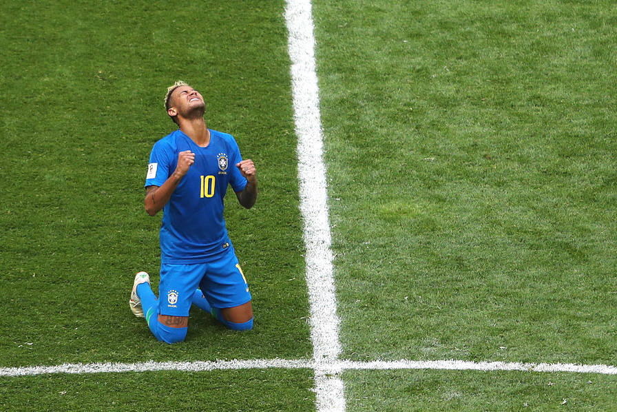 爱游戏-包含内马尔重返赛场，持续失利首场状态出色，快船观众沸腾！赛场气氛高涨的词条