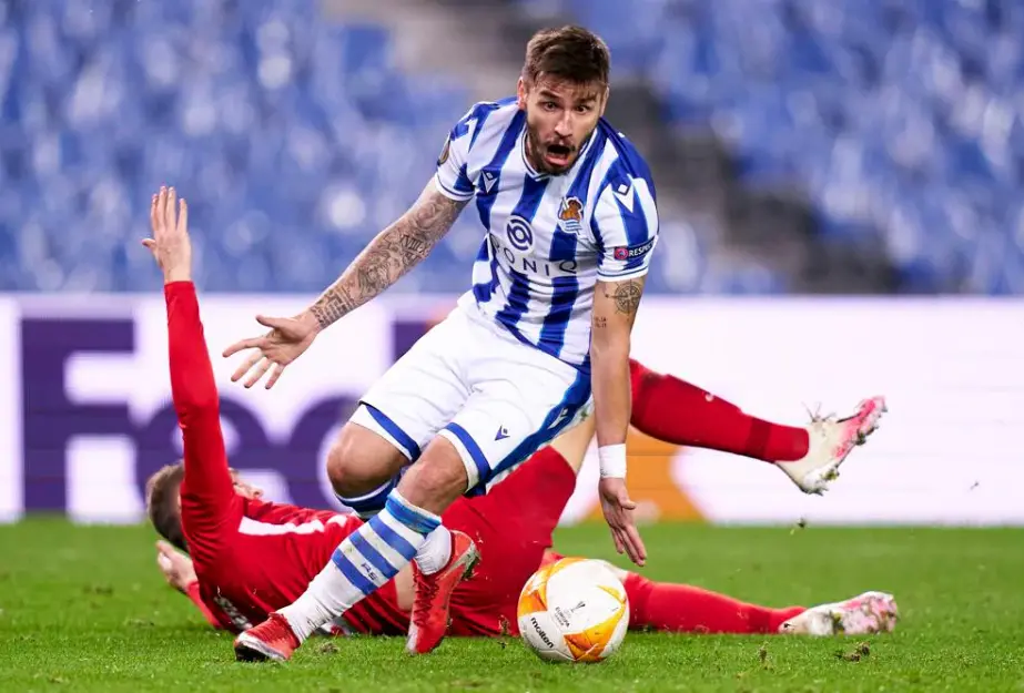 爱游戏游戏平台-关于重返赛场首场状态出色，曼联观众沸腾！，TheShy重返赛场热度持续攀升的信息